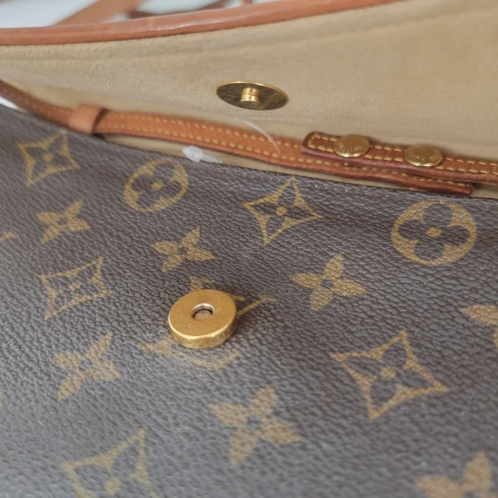 Authentic Louis Vuitton Twin PM Monogram Canvas Crossbody Clutch Bag w/ COA